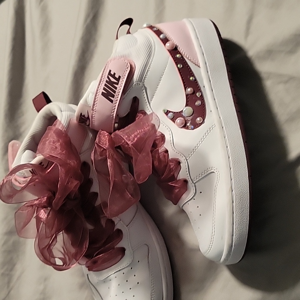 Nike bedazzled lace pink/burgudy shoes. Worn once, great condition